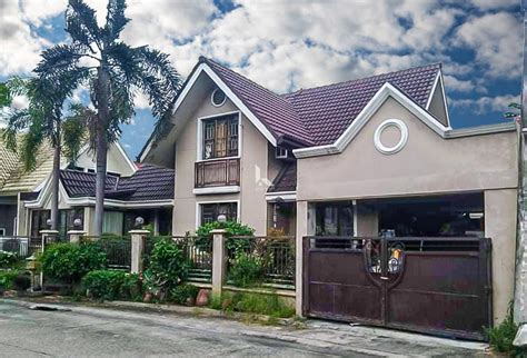 House and Lot for Sale in Sta Rosa Laguna .